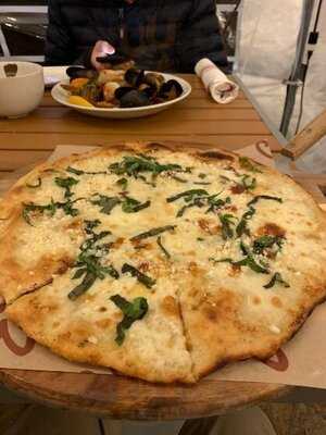 Enzo's Bistro And Bar