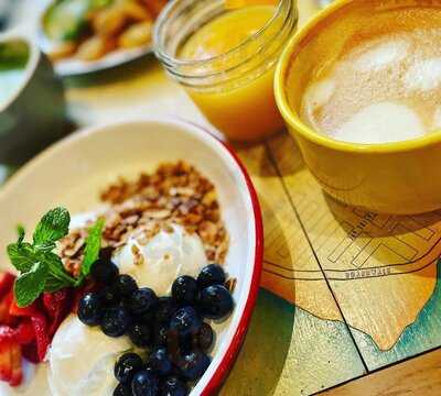 The Grey Dog (flatiron)