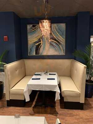 Maestro's Bistro & Dinner Club