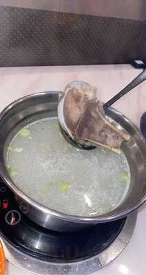 U & Me Revolving Hot Pot