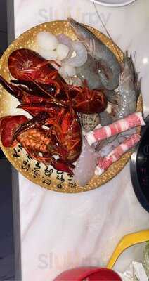 U & Me Revolving Hot Pot