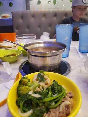 U & Me Revolving Hot Pot