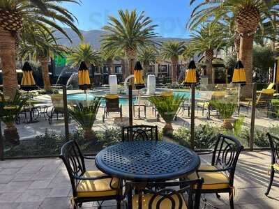 Becca Restaurant & Lounge