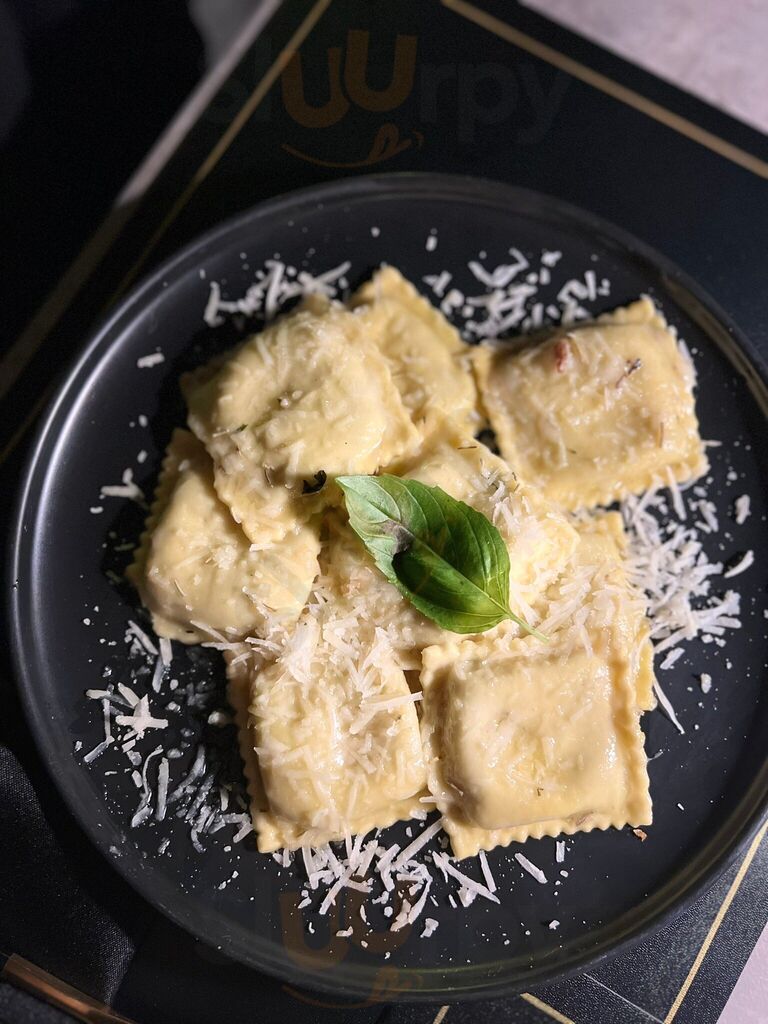 Enzo Bruni La Pizza Gourmet