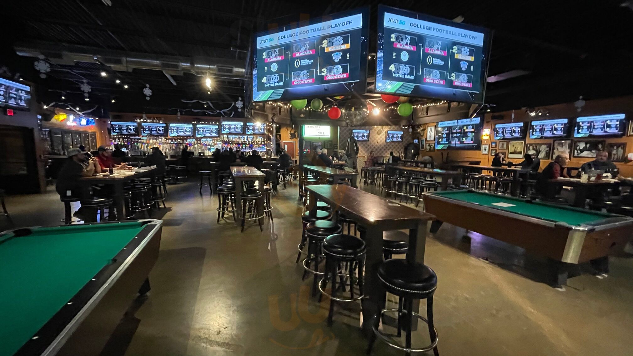 Woody's Hideaway Bar And Grill