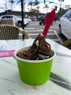 Froglanders Crepes & Yogurt