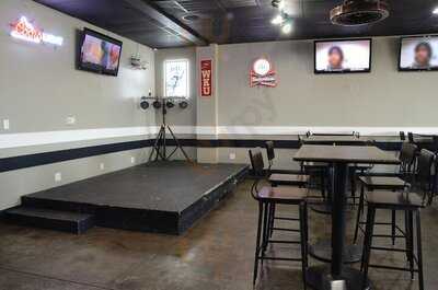 Holly J's Bar And Grill