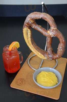 Holly J's Bar And Grill