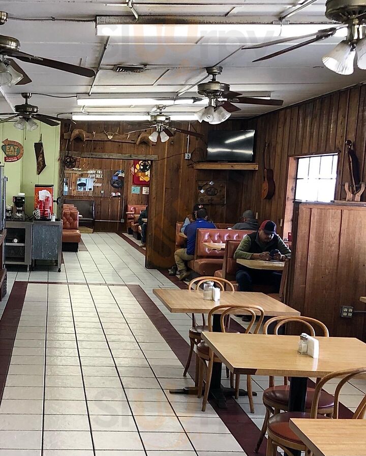 Texas 87, Tiger Truck Stop