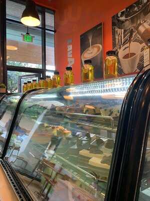 La Boulangerie French Bakery