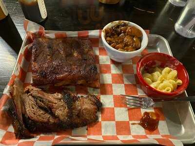 Hop Hog Backyard & Brewpub