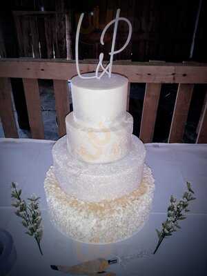 Sassafril Hill Farm And The Cake Lady