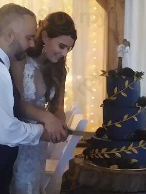 Sassafril Hill Farm And The Cake Lady