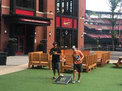 Sports & Social St. Louis