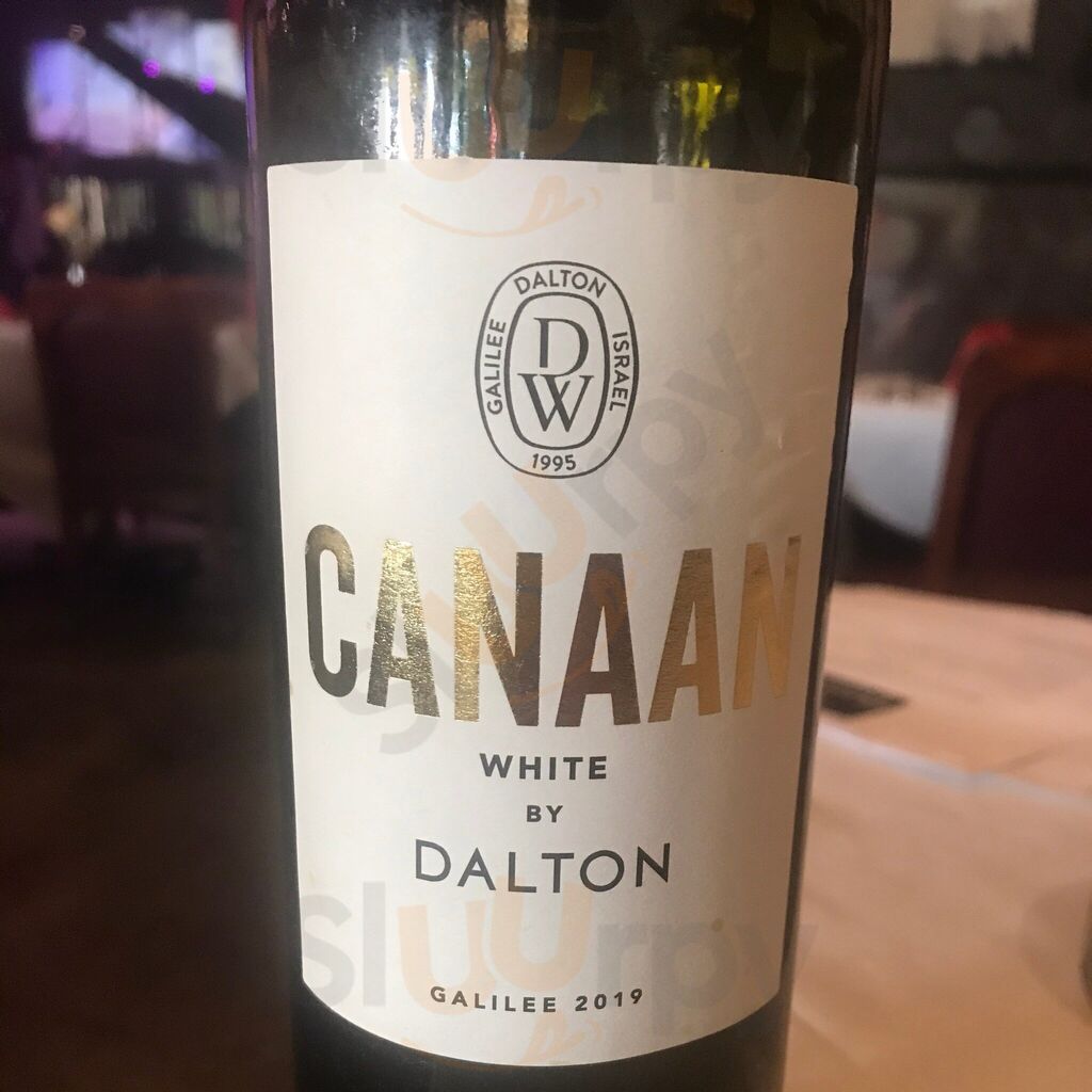 Bashaw's Steakhouse, Seafood And Live Music