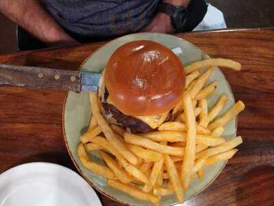 Bear Paw Bar & Grill