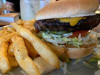 Bear Paw Bar & Grill