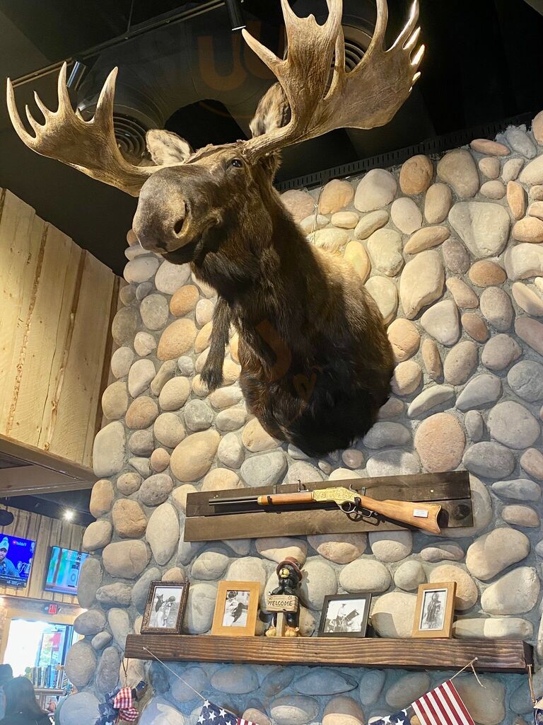 Bear Paw Bar & Grill