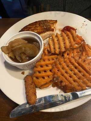 Sammy's Neighborhood Pub