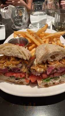 Walt's American Grille & Bar