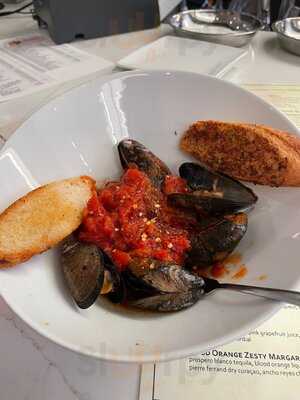 Walt's American Grille & Bar