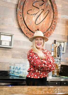 Southern Vibes Tasting Room And Wine Cellar