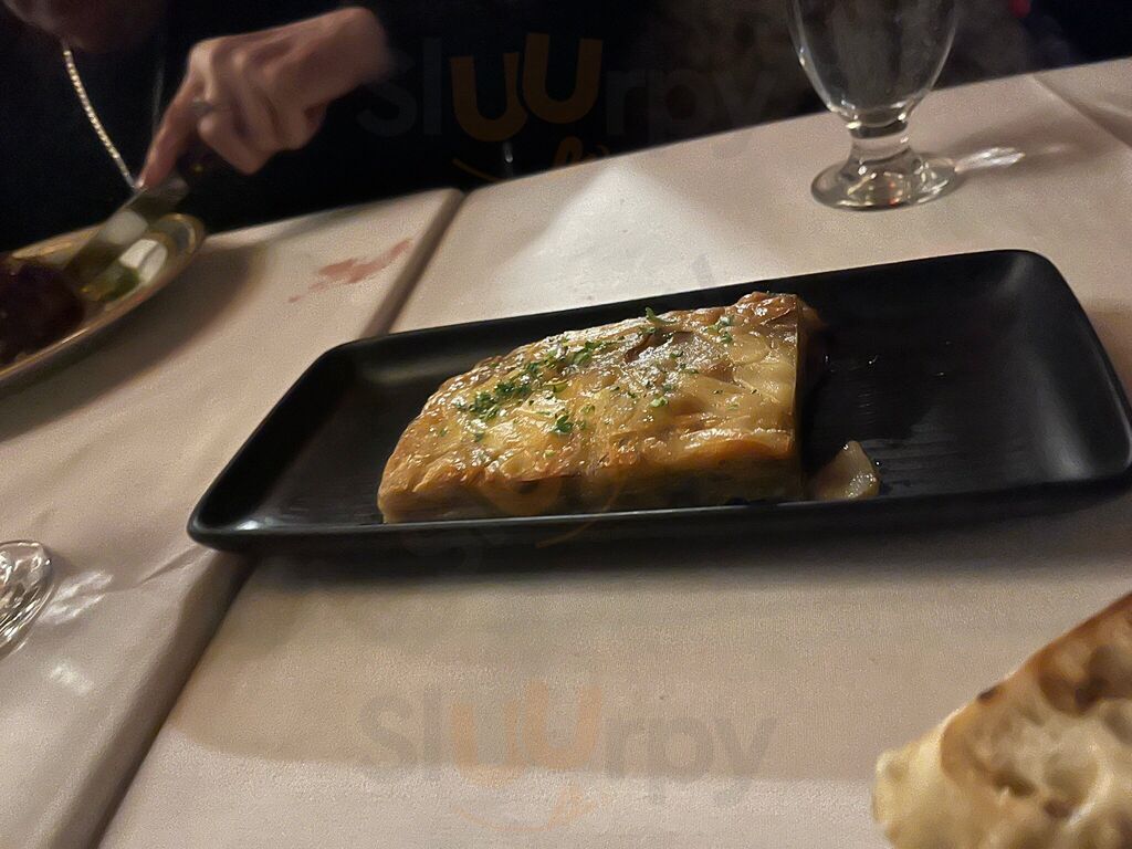 Finn's Chophouse & Speakeasy