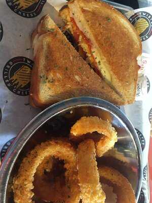 Twisted Grilled Cheese (brick 'n Mortar)