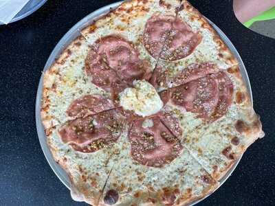 Little Bettie Pizza & Snack