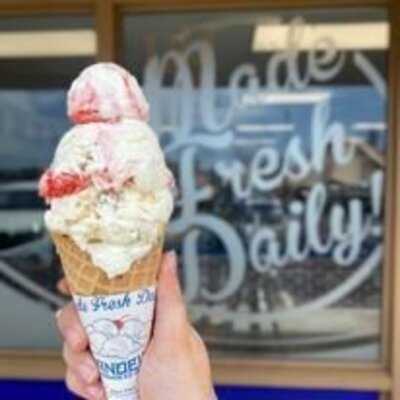 Handel's Lake Forest