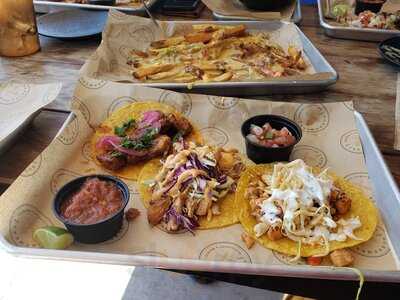 Sombremesa Restaurant & Brewery