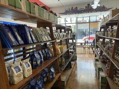 Fanelli's Deli + Market