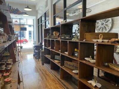 Fanelli's Deli + Market