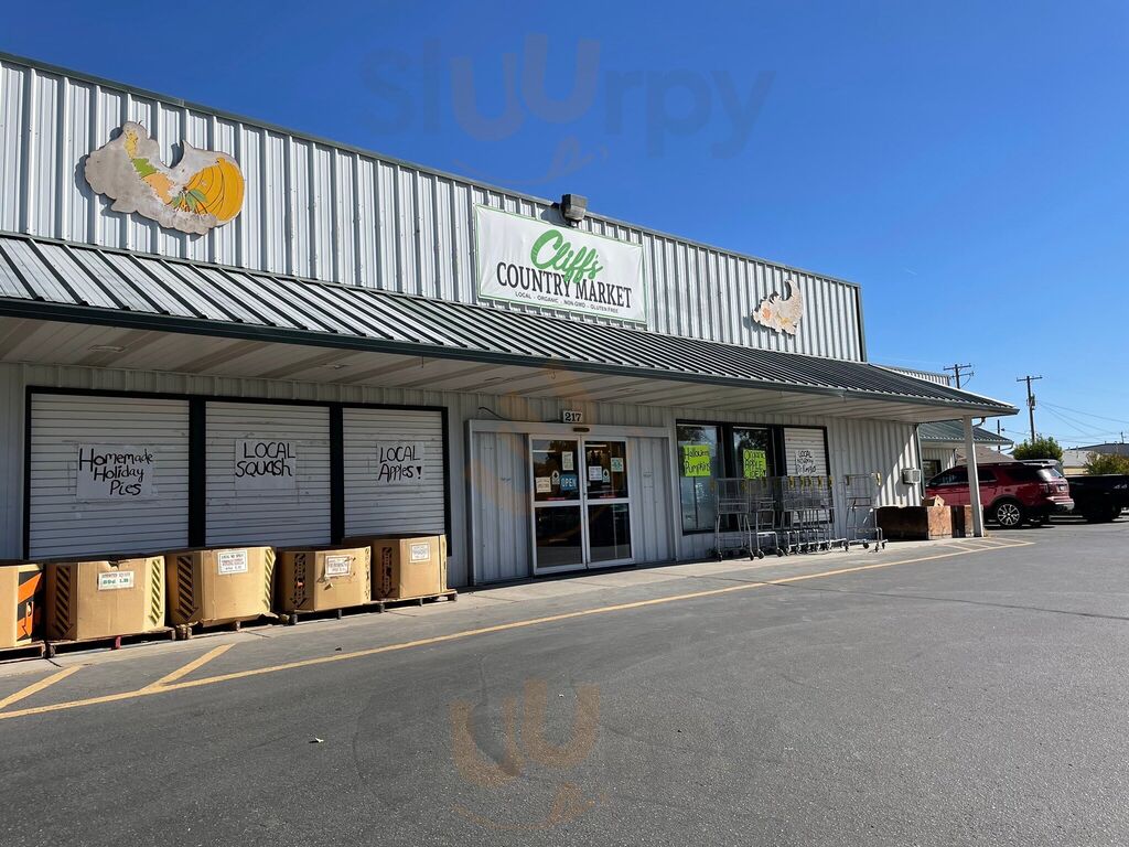 Cliff’s Country Market
