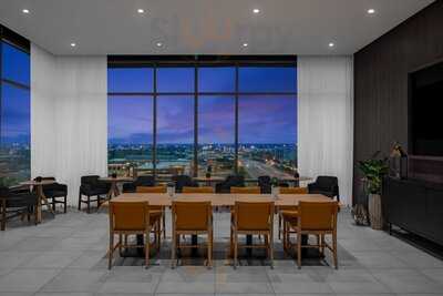 Lumin Sky Bar & Kitchen