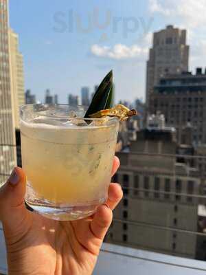 5 O'clock Somewhere Bar - Times Square