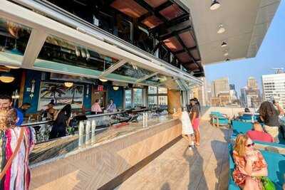 5 O'clock Somewhere Bar - Times Square