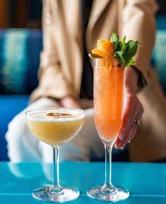 5 O'clock Somewhere Bar - Times Square