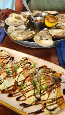 Stringers Tavern & Oyster Bar