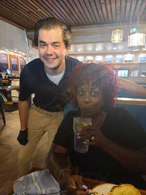 Stringers Tavern & Oyster Bar