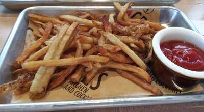 4 Aces Kitchen & Cocktails