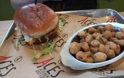 4 Aces Kitchen & Cocktails