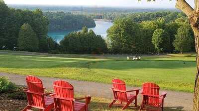 Yards Grille At Green Lakes