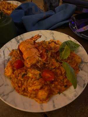 R&g Salumeria Wine Bar