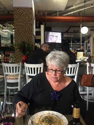 R&g Salumeria Wine Bar