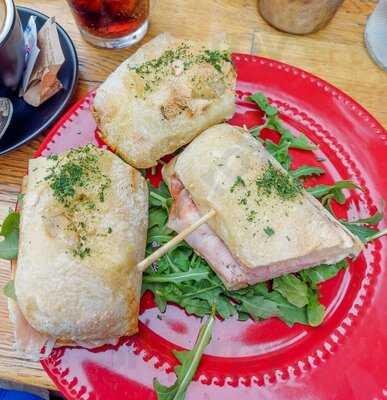 R&g Salumeria Wine Bar