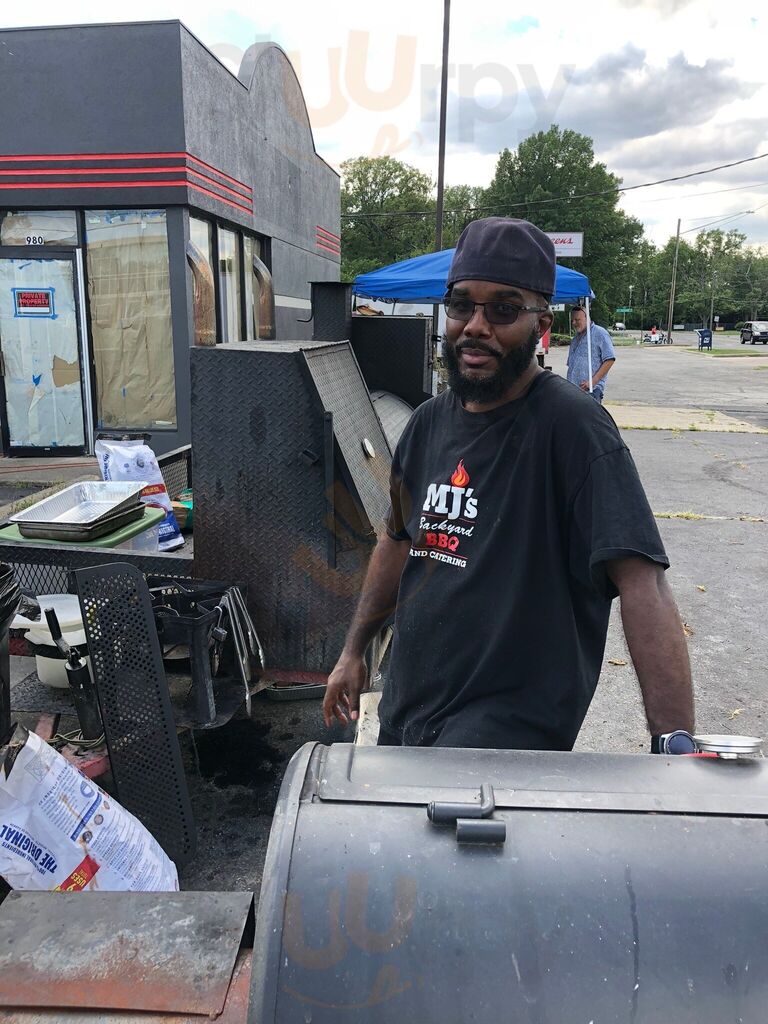 Mj's Backyard Bbq And Catering