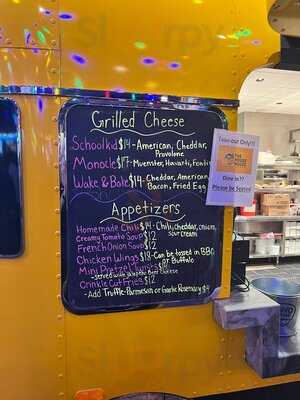 Dawg House Saloon & Sports Book