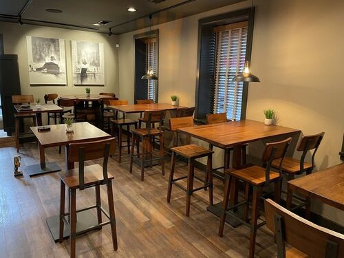 Oak & Front Wine Bar And Tasting Room