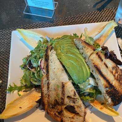 Basso Cafe Restaurant & Bar